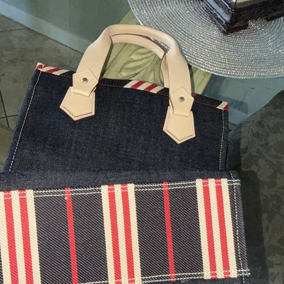 💯 Burberry Navy Tote with Red and Cream Accents Blue Label - Picture 10 of 13